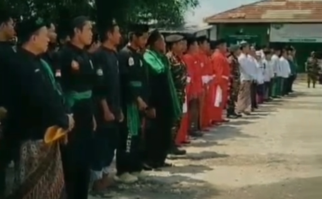 Apel kebangsaan yang digelar serentak bersama seluruh Banom dan lembaga NU, Halaman Kantor PC NU Ngawi (foto:dok)