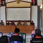 Babin Kamtibmas, Babinsa, Ketua BPD, Kades, Sekdes dan prapto (foto:dok)