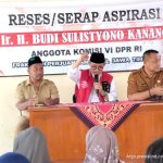 Anggota DPR RI Faksi PDI Perjuangan saat memberikan materi reses (foto:dok)