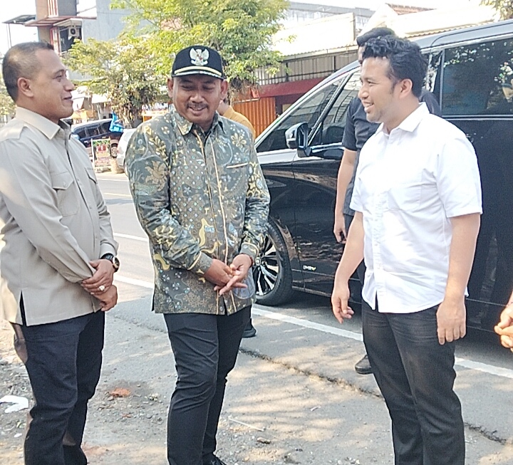 EMIL DARDAK TINJAU PASAR KARANGJATI, USULKAN NORMALISASI SALURAN AIR UNTUK ATASI PENDANGKALAN